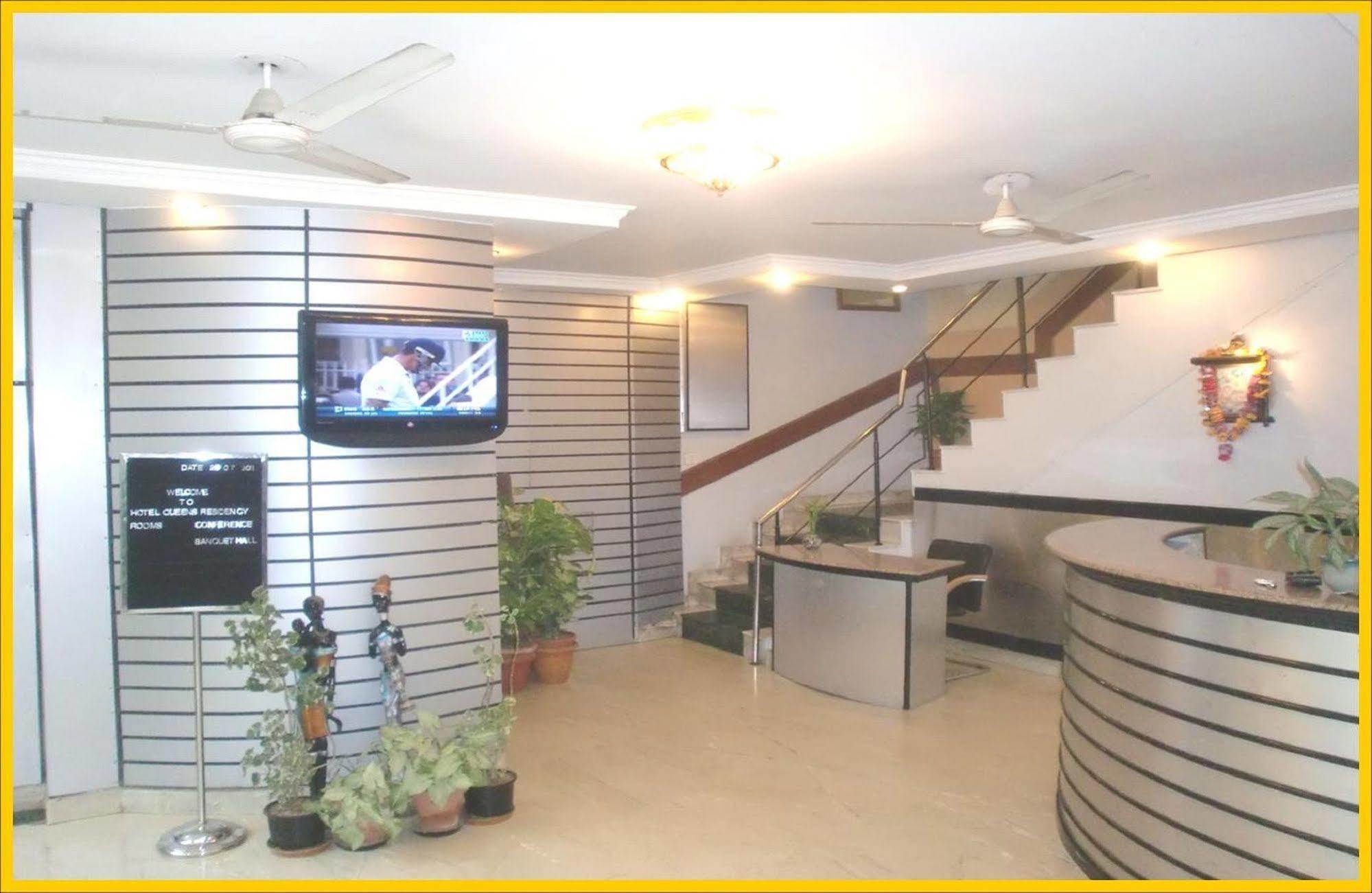 Hotel Queens Residency غورغاون المظهر الخارجي الصورة